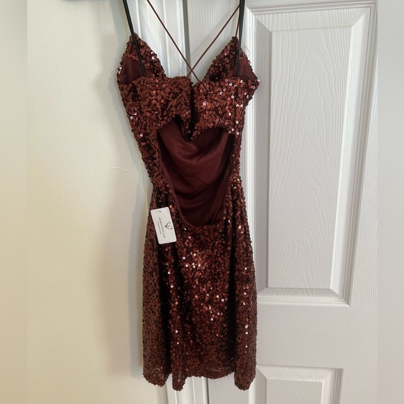Beautiful copper sequin short dress from Windsor, NEVER WORN - Picture 2 of 4